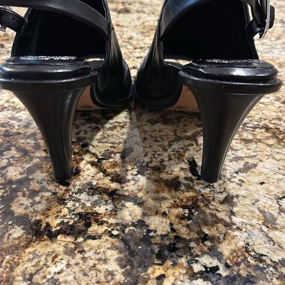 NWOT Vince Camuto Slingback Heels - Picture 3 of 8